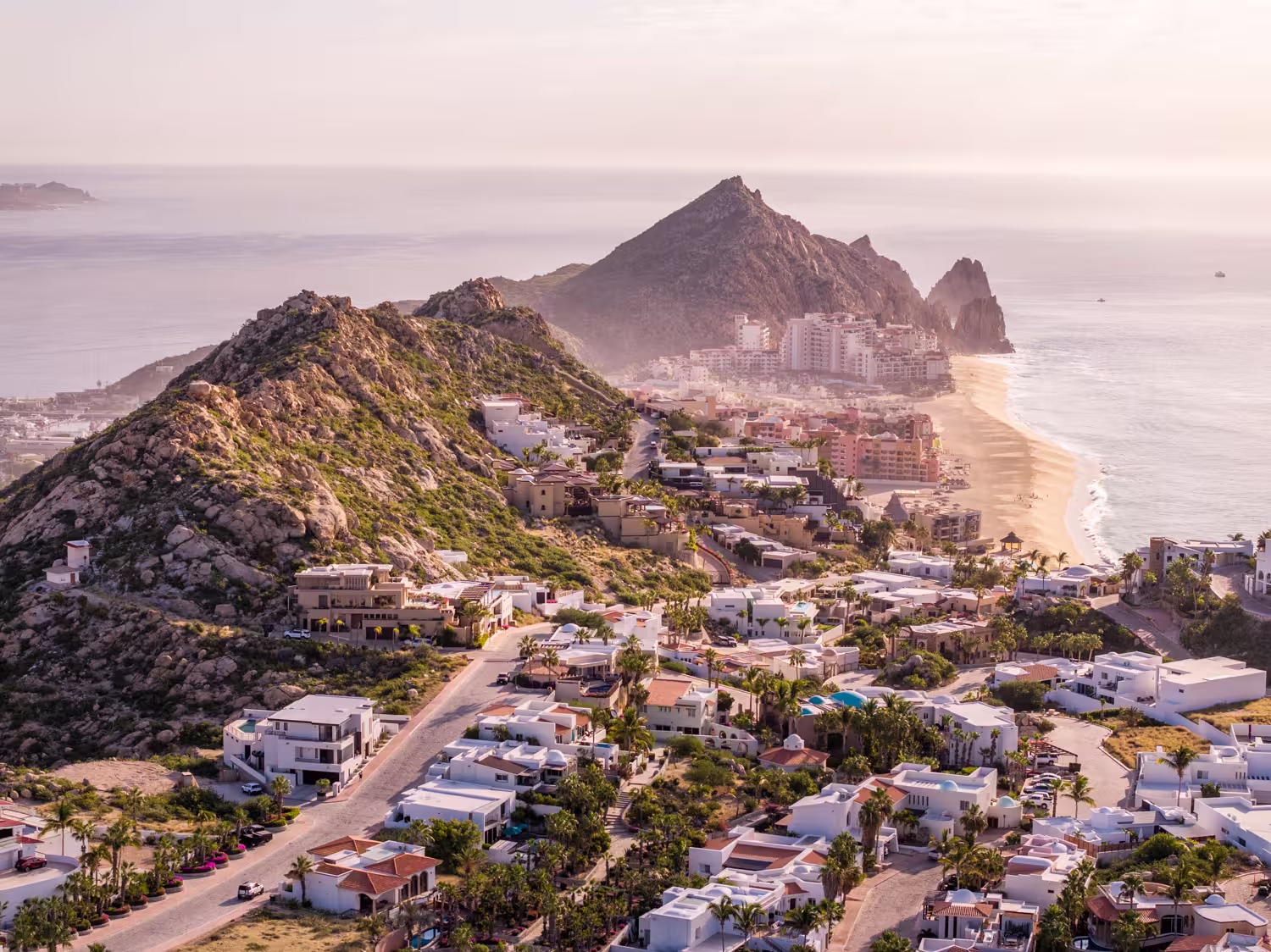 Paisaje costero de Los Cabos durante una jornada libre en Baja California Sur.