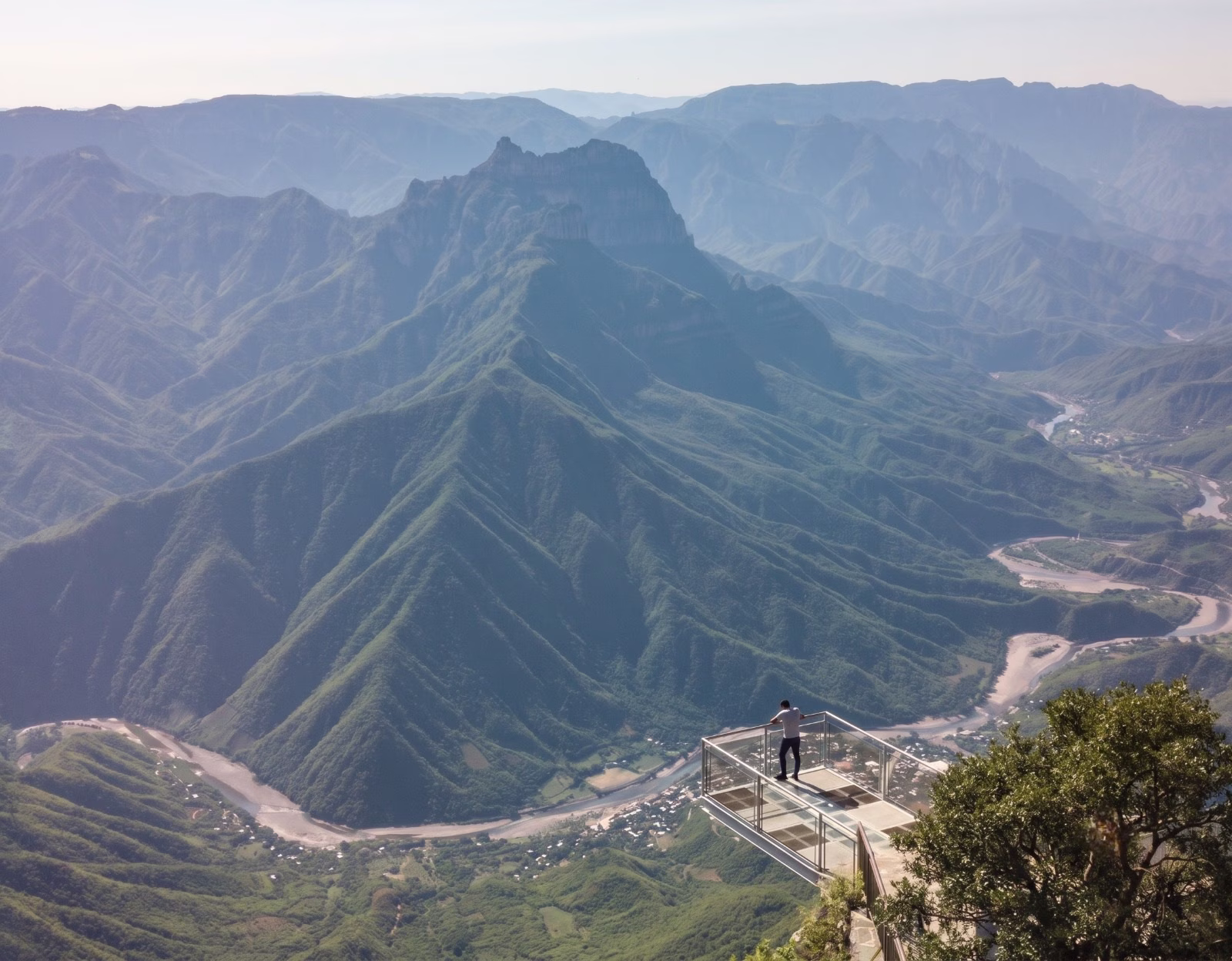 Vista del Cañón de Urique desde el Cerro del Gallego cerca de Cerocahui.